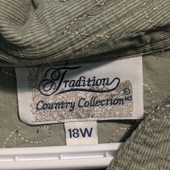 Tradition button-up top - Picture 4 of 8